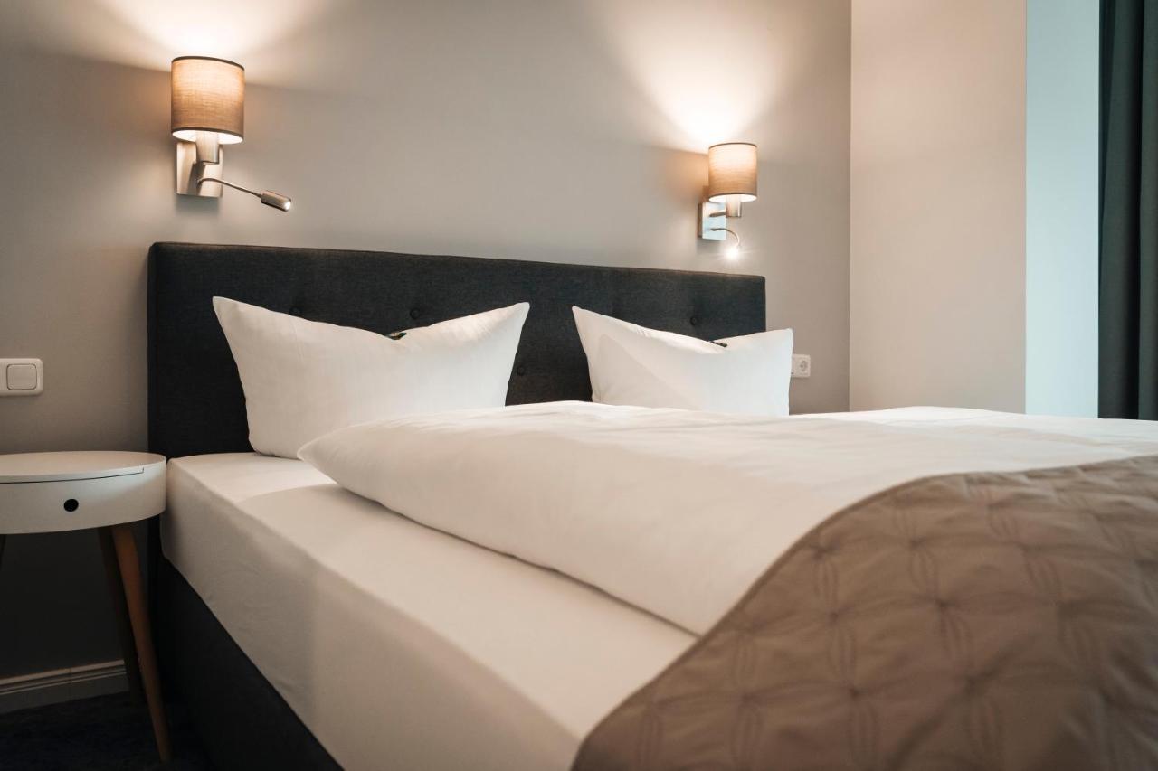 Hotel Freihof Am Roland Ведель Экстерьер фото