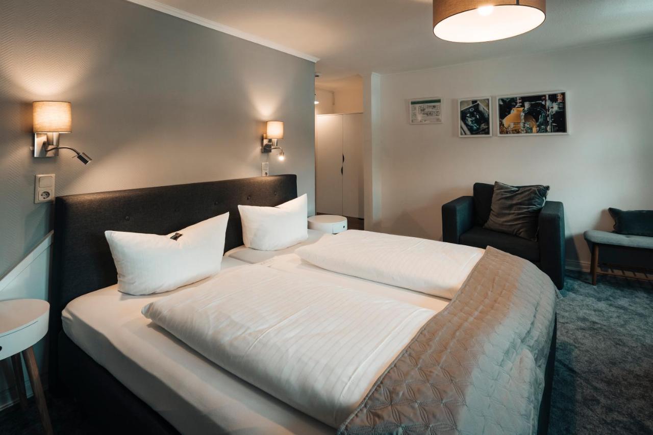 Hotel Freihof Am Roland Ведель Экстерьер фото