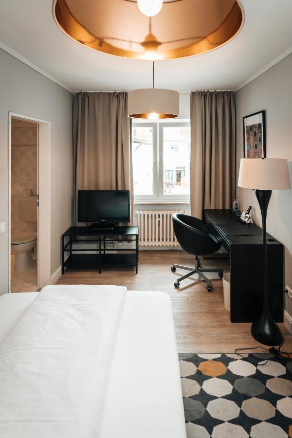 Hotel Freihof Am Roland Ведель Экстерьер фото