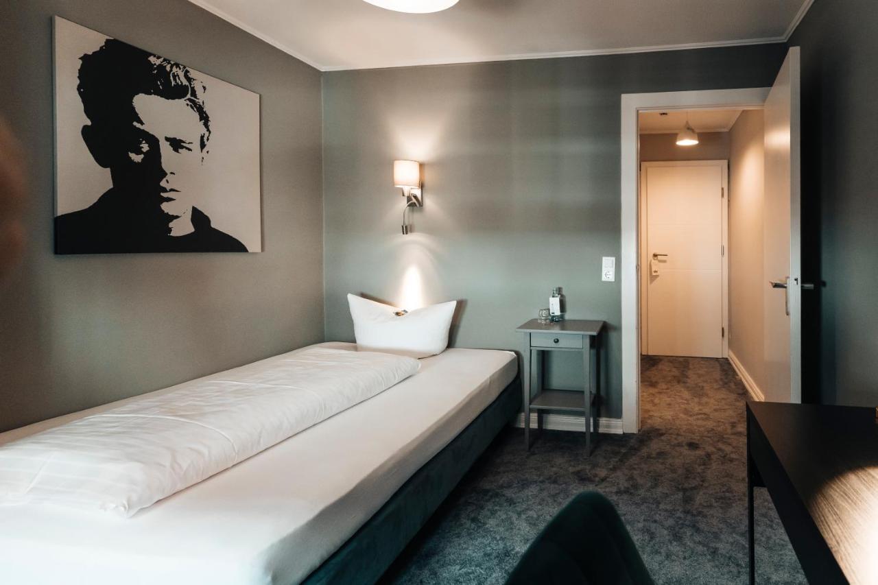 Hotel Freihof Am Roland Ведель Экстерьер фото