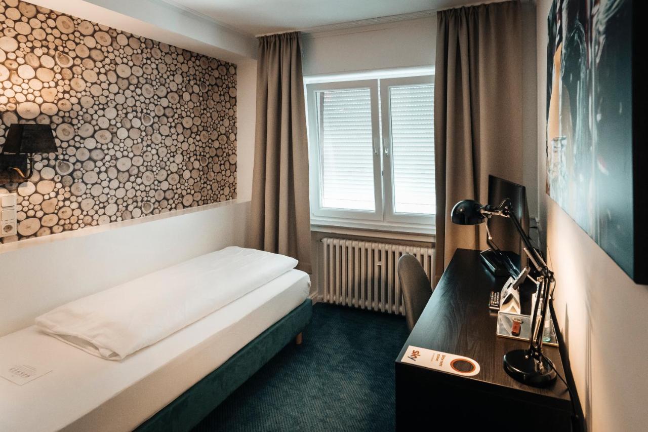 Hotel Freihof Am Roland Ведель Экстерьер фото