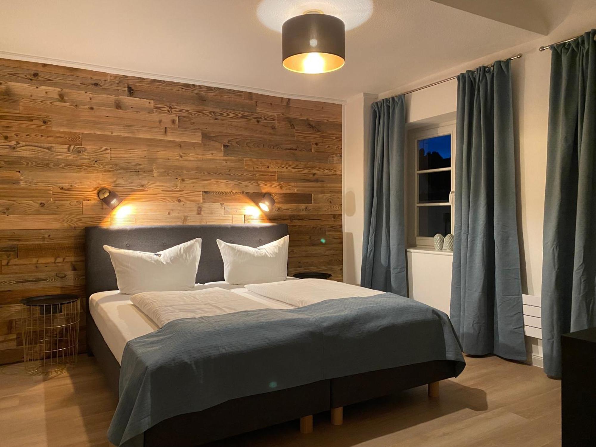 Hotel Freihof Am Roland Ведель Экстерьер фото