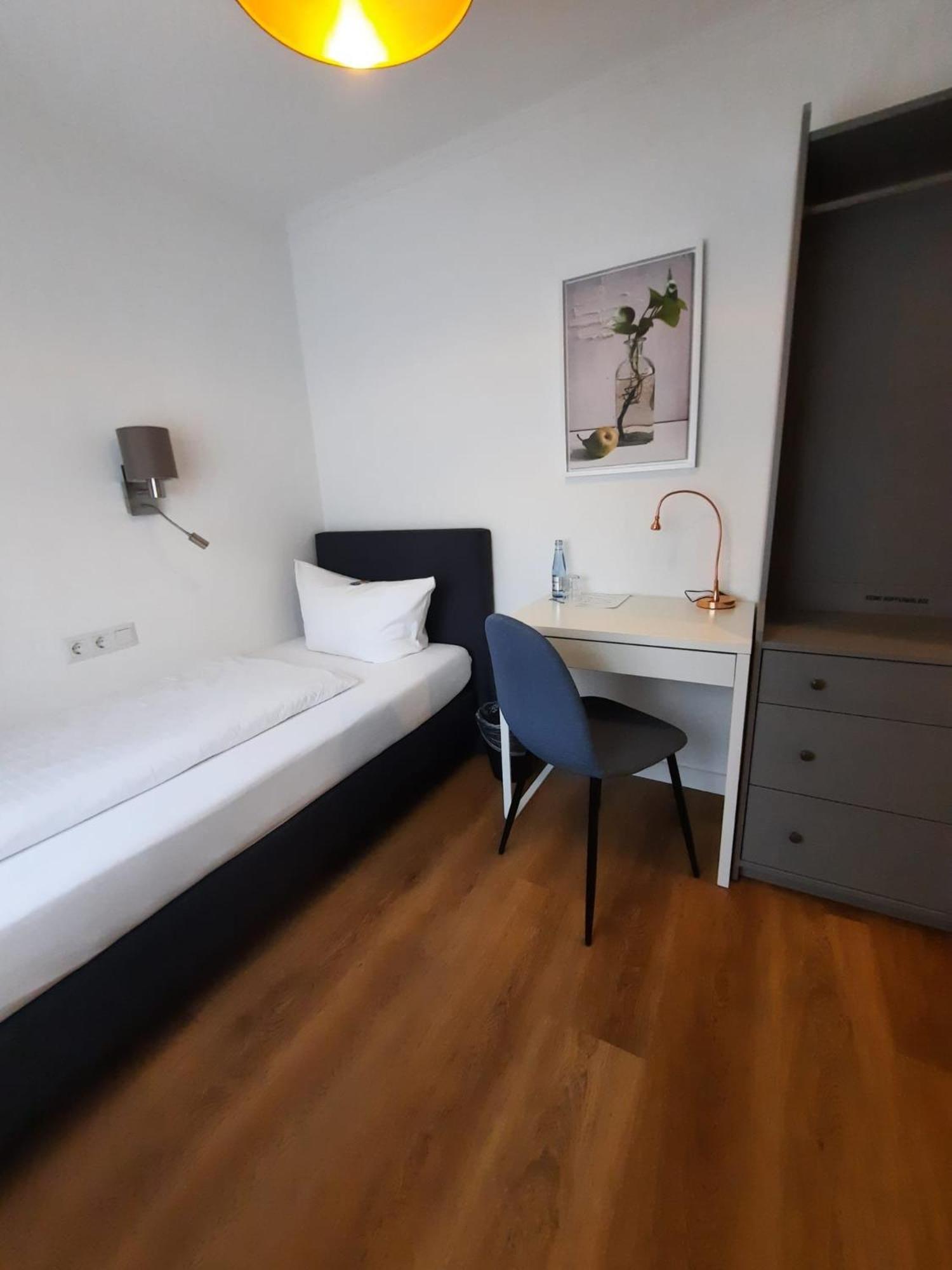 Hotel Freihof Am Roland Ведель Экстерьер фото